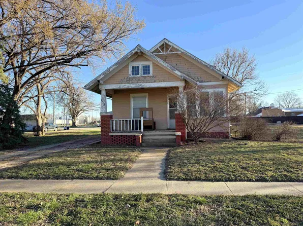 133 E 2nd St, Assaria, KS 67416