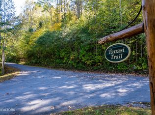 716 Tanasi Trl, Townsend, TN 37882