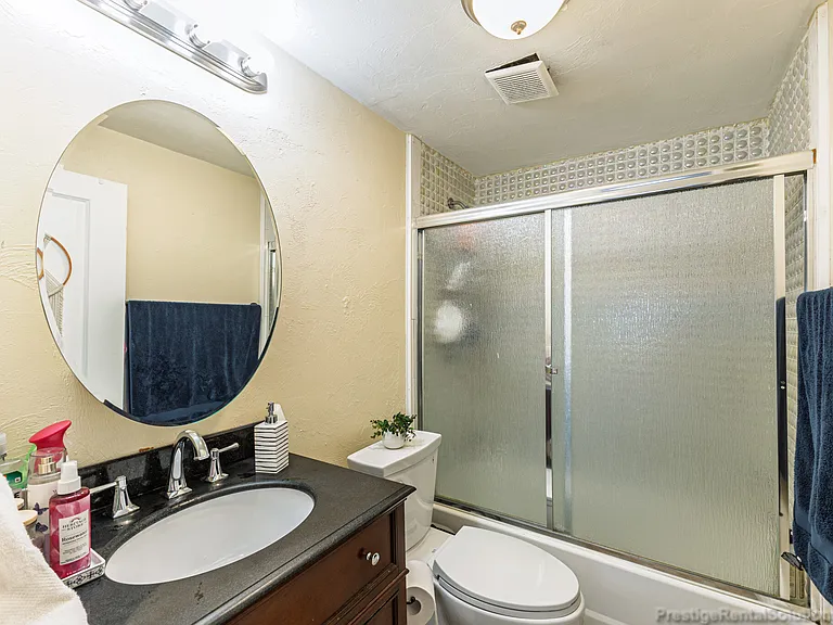 233 London St #3 — Photo 7