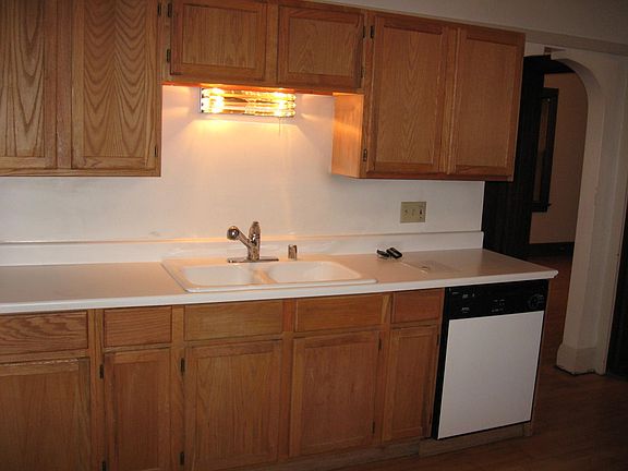 5th image of 4307 N Newhall St