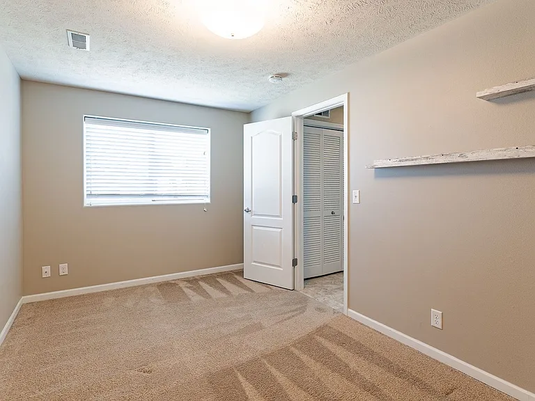 19160 Drexel Cir — Photo 17