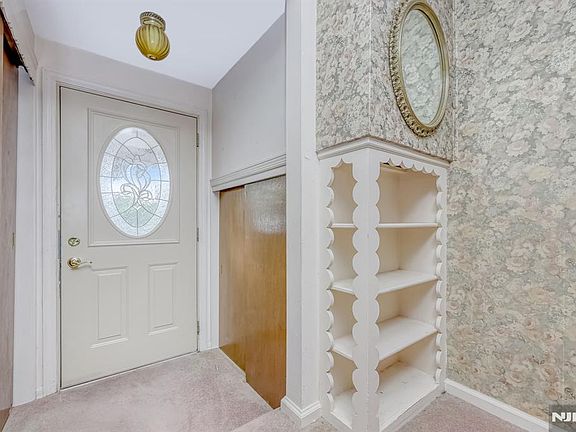 2nd image of 105 Arnot Pl