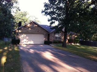 813 N Washington Ave, Strafford, MO 65757