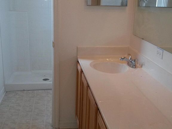 4th image of 1520 Sterns Dr