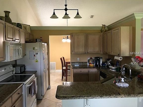 4th image of 2812 Saint Augustine Dr