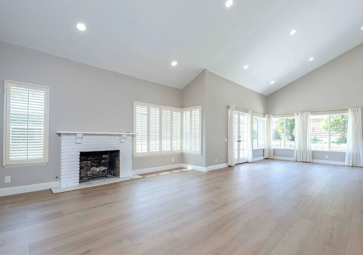 Move-In Ready Yorba Linda Home Featuring New Kitchen, Flooring & Primary Bath — Photo 4