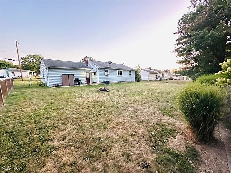 1720 Sequoya Dr, Youngstown, OH 44514 | Zillow