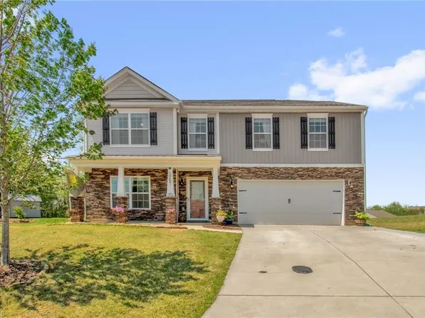 1751 Ridge Bluff Cir, Rural Hall, NC 27045