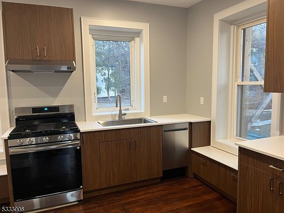 2nd image of 31-33 Diller Ave #3