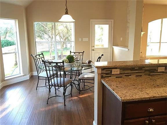 5th image of 220 Abbey Dr