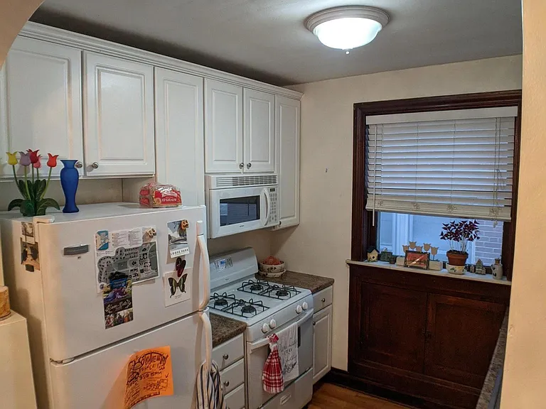 Kitchen - built in microwave & gas range