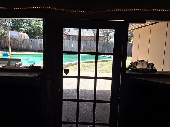 4th image of 7641 Hollow Forest Dr