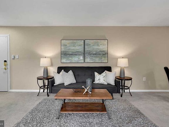 3rd image of 5614 Bloomfield Dr APT 202