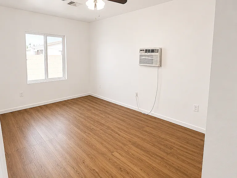 8836 W Mackenzie Dr — Photo 11