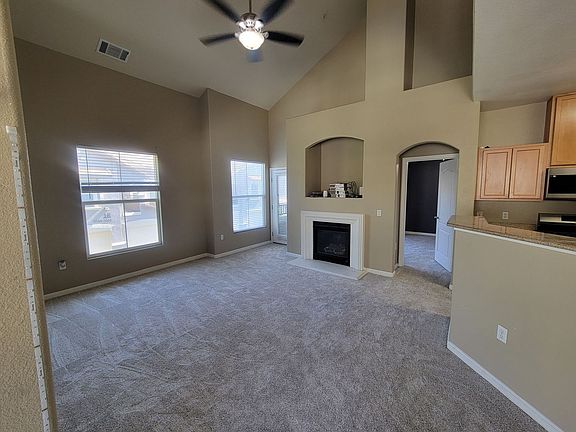 4th image of 5554 Tares Cir