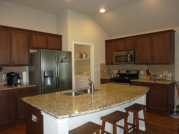 2nd image of 2713 Cottonwood Shores Dr