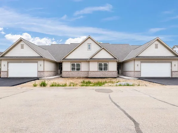 1793 Cedar Ridge DRIVE #215-1, Slinger, WI 53086