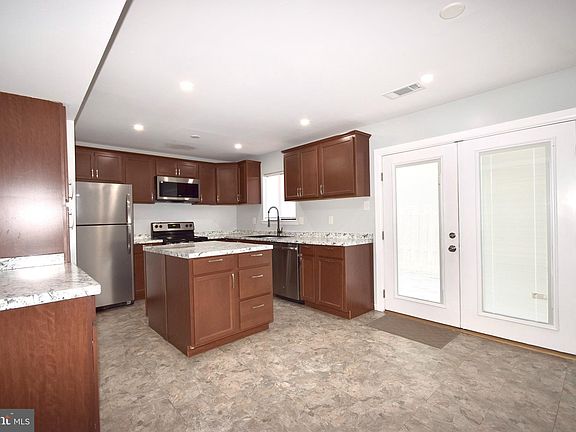 5th image of 4140 Meadowland Ct Unit 68