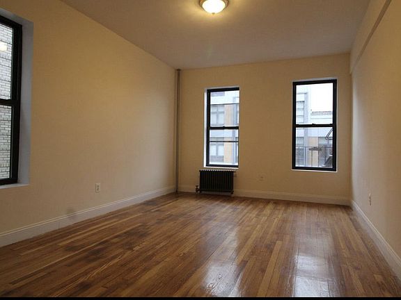 3rd image of 3206 29th St APT 6A