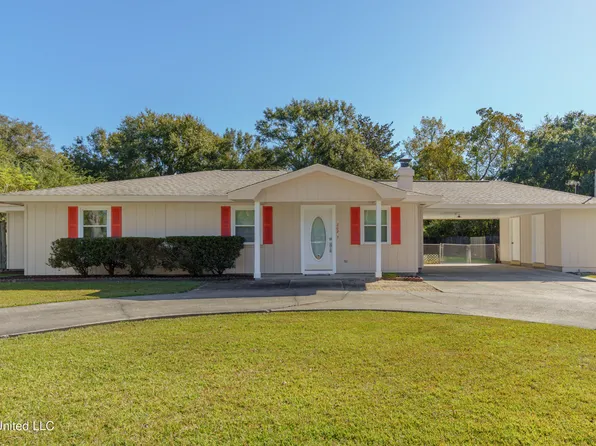 202 Brookdale Dr, Carriere, MS 39426