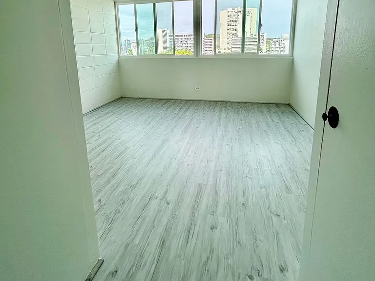 1710 Makiki St #706 — Photo 5