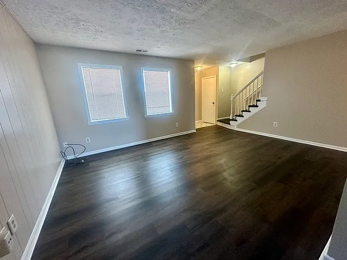 3 bed, 2.5 bath, 1605 sqft, $1,400 — Photo 1