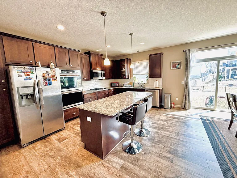 1533 Linwood Cir — Photo 4