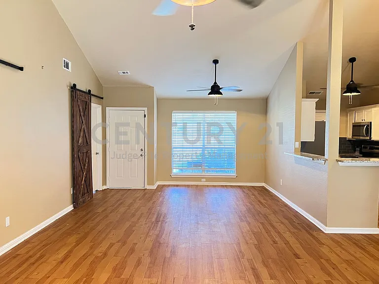 631 Stagecoach Dr — Photo 3
