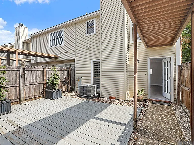 9849 Siegen Ln — Photo 2