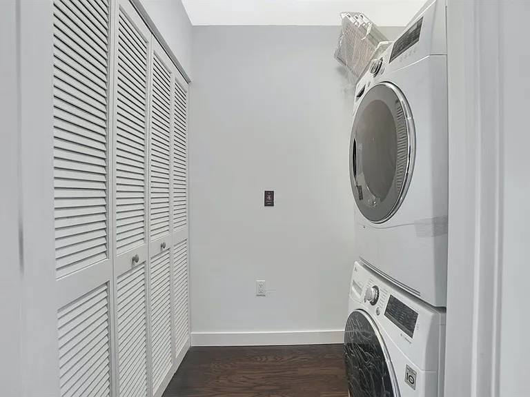 100 Thompson Ln #4D — Photo 23