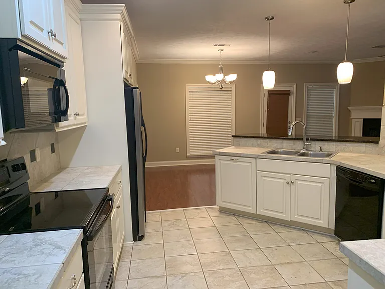 139 Harvey Cir — Photo 9
