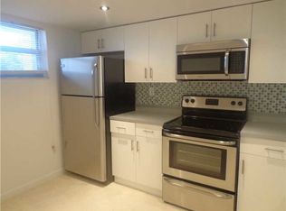 1075 Riverside Dr APT 304, Pompano Beach, FL 33071