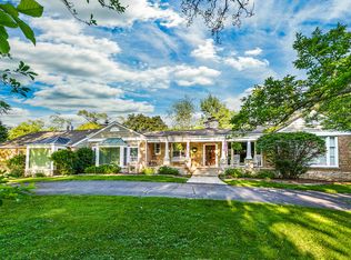 905 Warrenville Rd, Wheaton, IL 60189