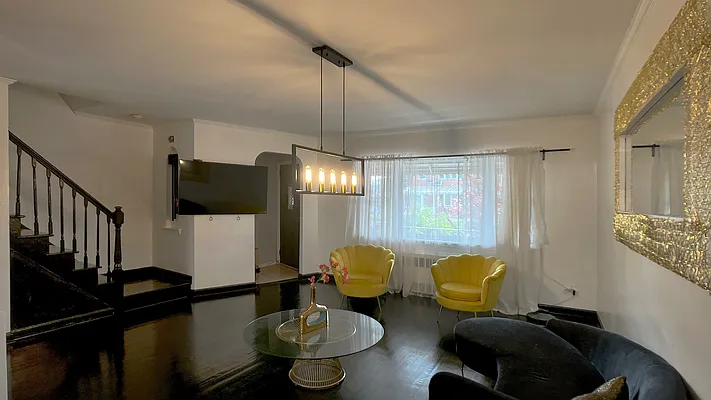 Sold by Wolf Properties Management LLC | media 17