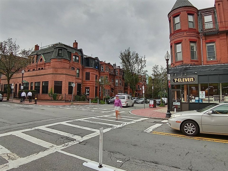 2nd image of 261 W Newton St APT 3