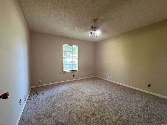 5th image of 3075 Osage Ave