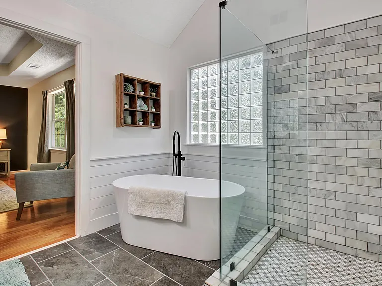Master spa bathroom with soaking tub