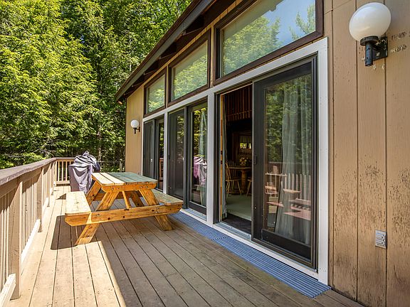 5th image of 121 Ridgeway Circle