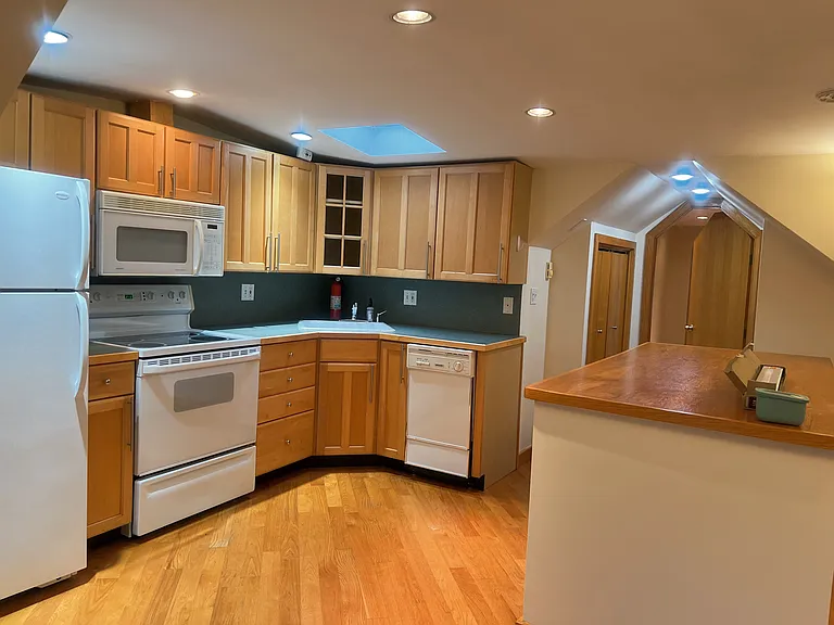 229 Hurley St #3 — Photo 8