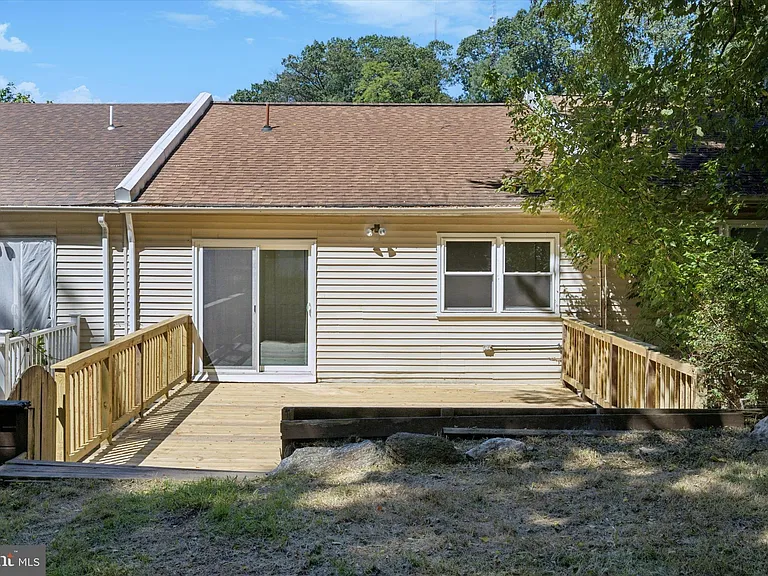153 Parker Ave #B — Photo 6