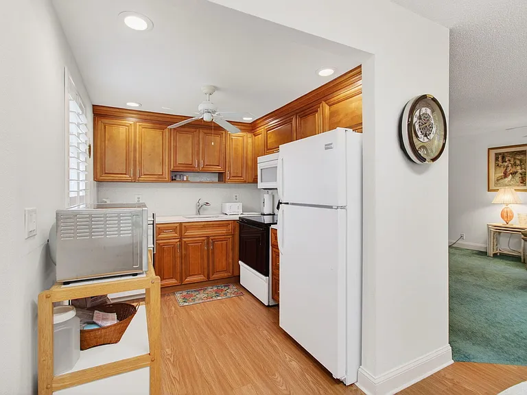 213 Waterford Cir #I — Photo 18