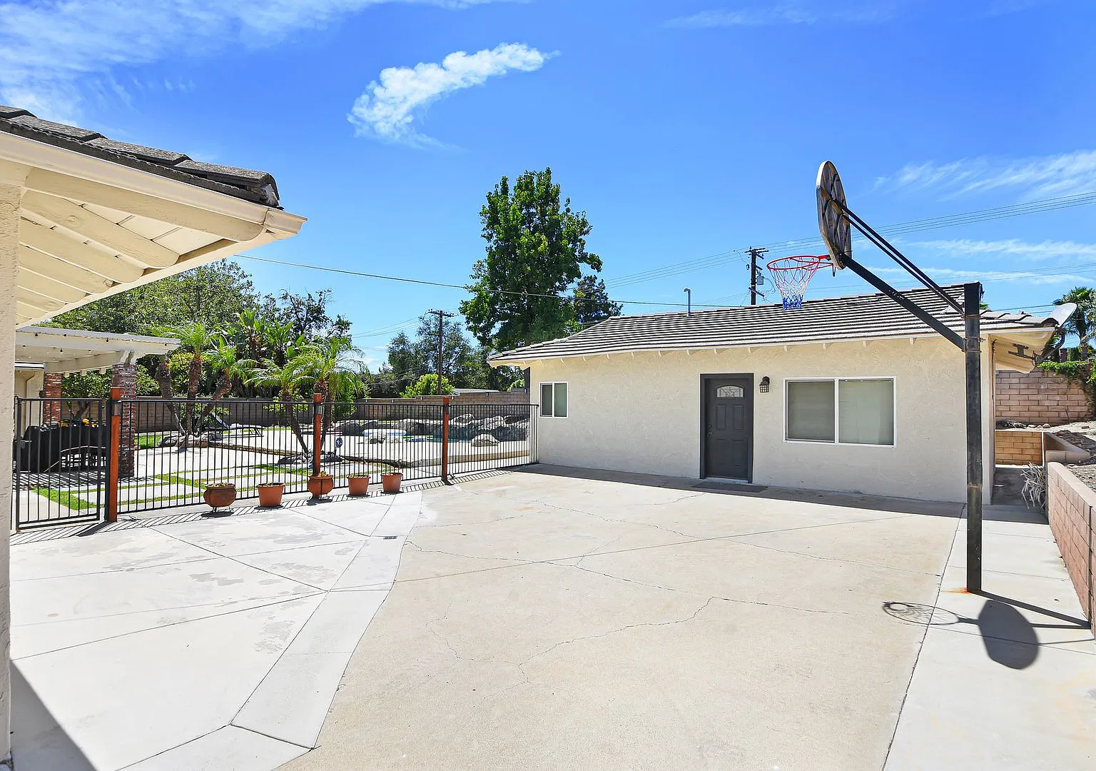 1913 N Vallejo Way — Photo 2