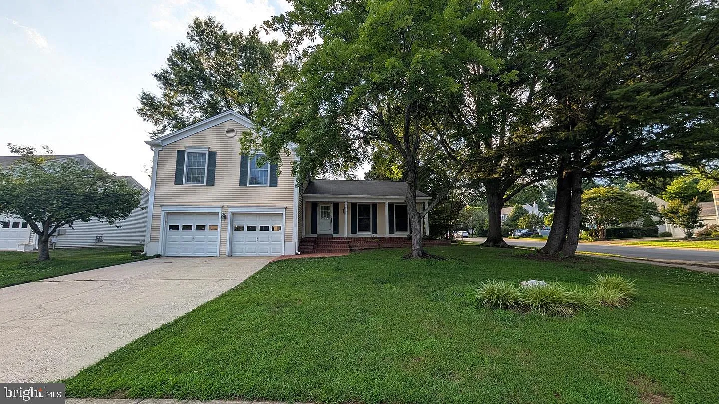 4 bed, 3.5 bath, 1596 sqft, $3,600 — Photo 2