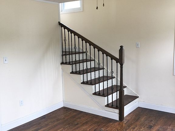 3rd image of 212 Belmont St