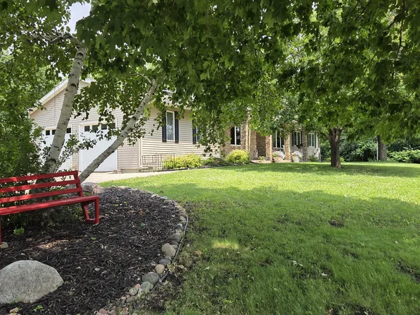 1966 Shoreline Blvd, Shakopee, MN 55379