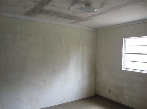 5th image of 411 E Center St