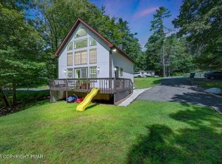 2146 Milford Rd, Bushkill, PA 18324