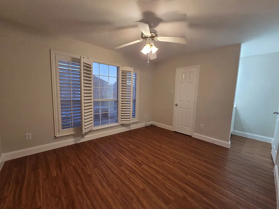 7216 Randall Way
