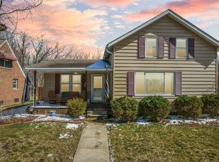 9767 Columbia Rd, Olmsted Falls, OH 44138