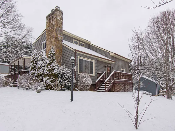 1265 Flint Dr, Christiansburg, VA 24073